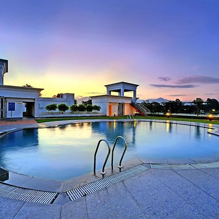 Royal Sarovar Portico Siliguri Exterior photo