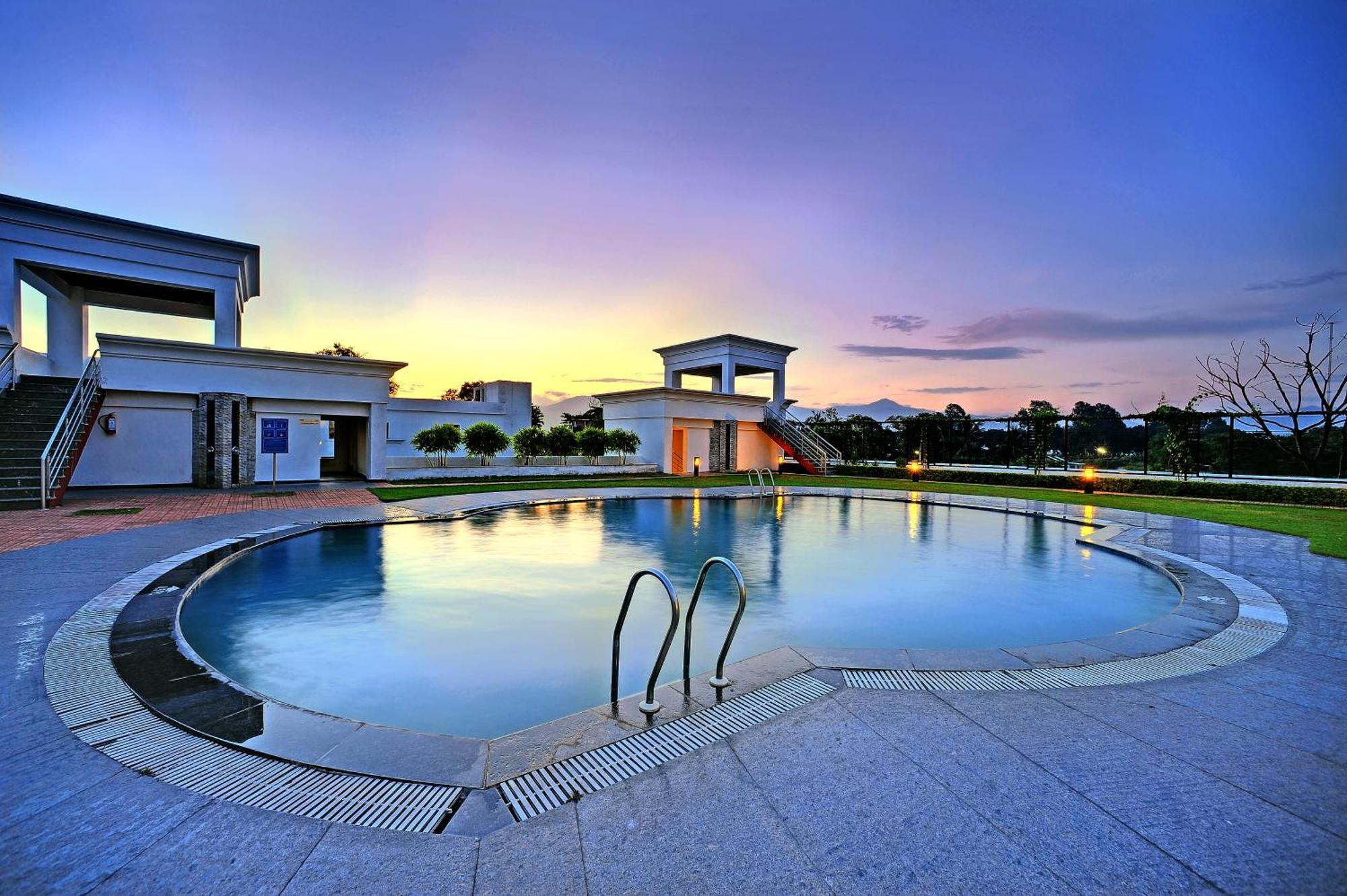 Royal Sarovar Portico Siliguri Exterior photo
