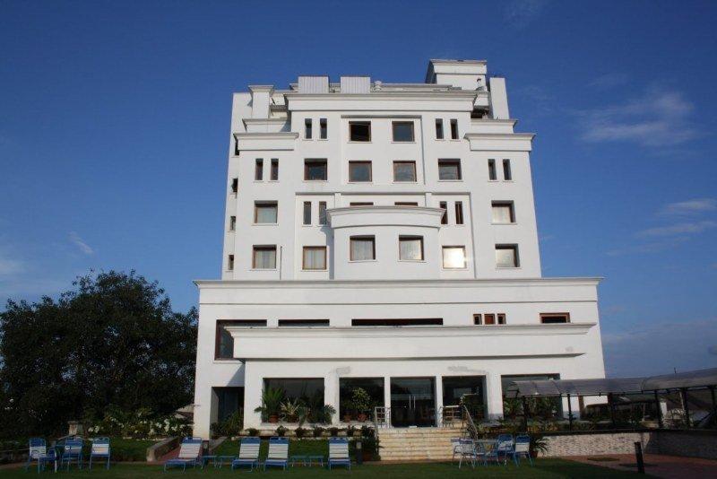 Royal Sarovar Portico Siliguri Hotel Exterior photo