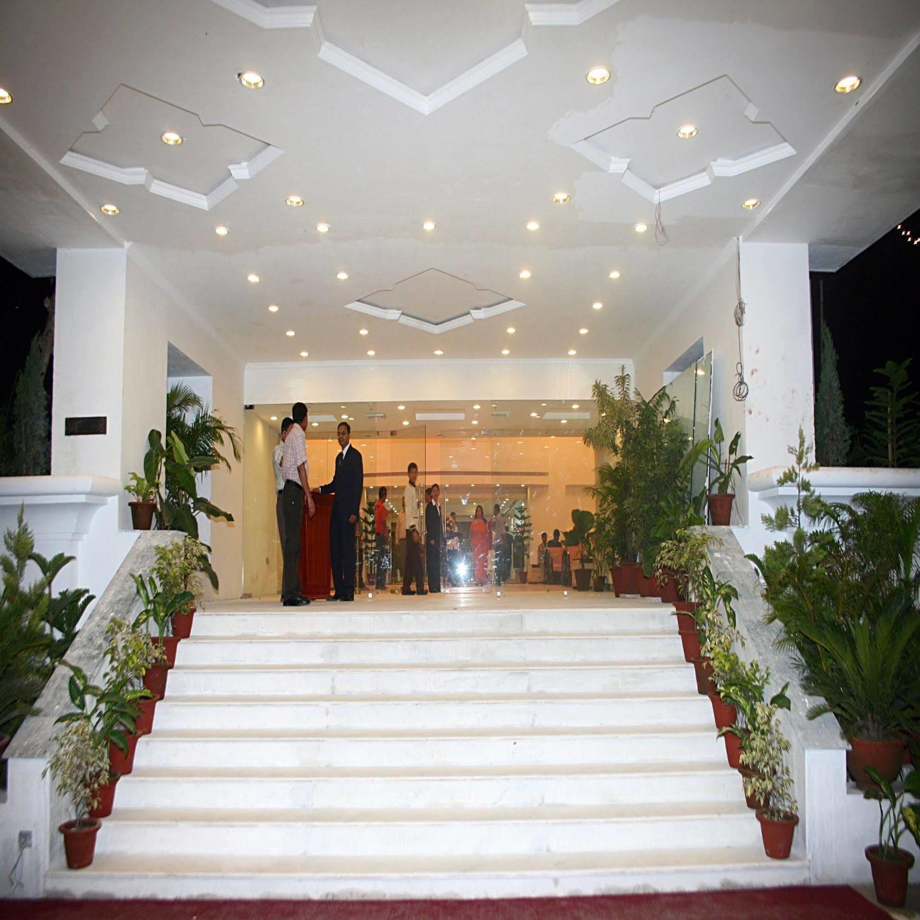 Royal Sarovar Portico Siliguri Exterior photo