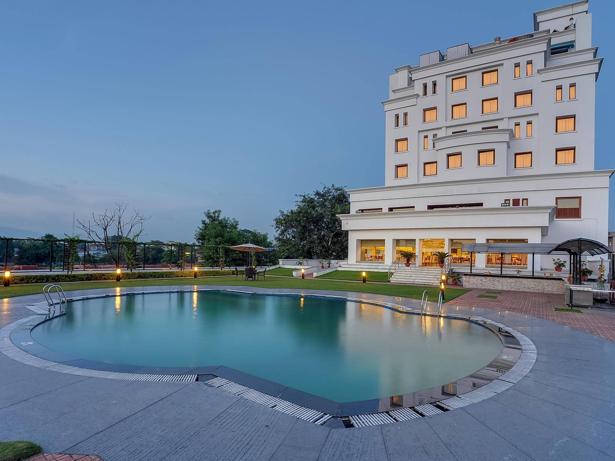 Royal Sarovar Portico Siliguri Exterior photo